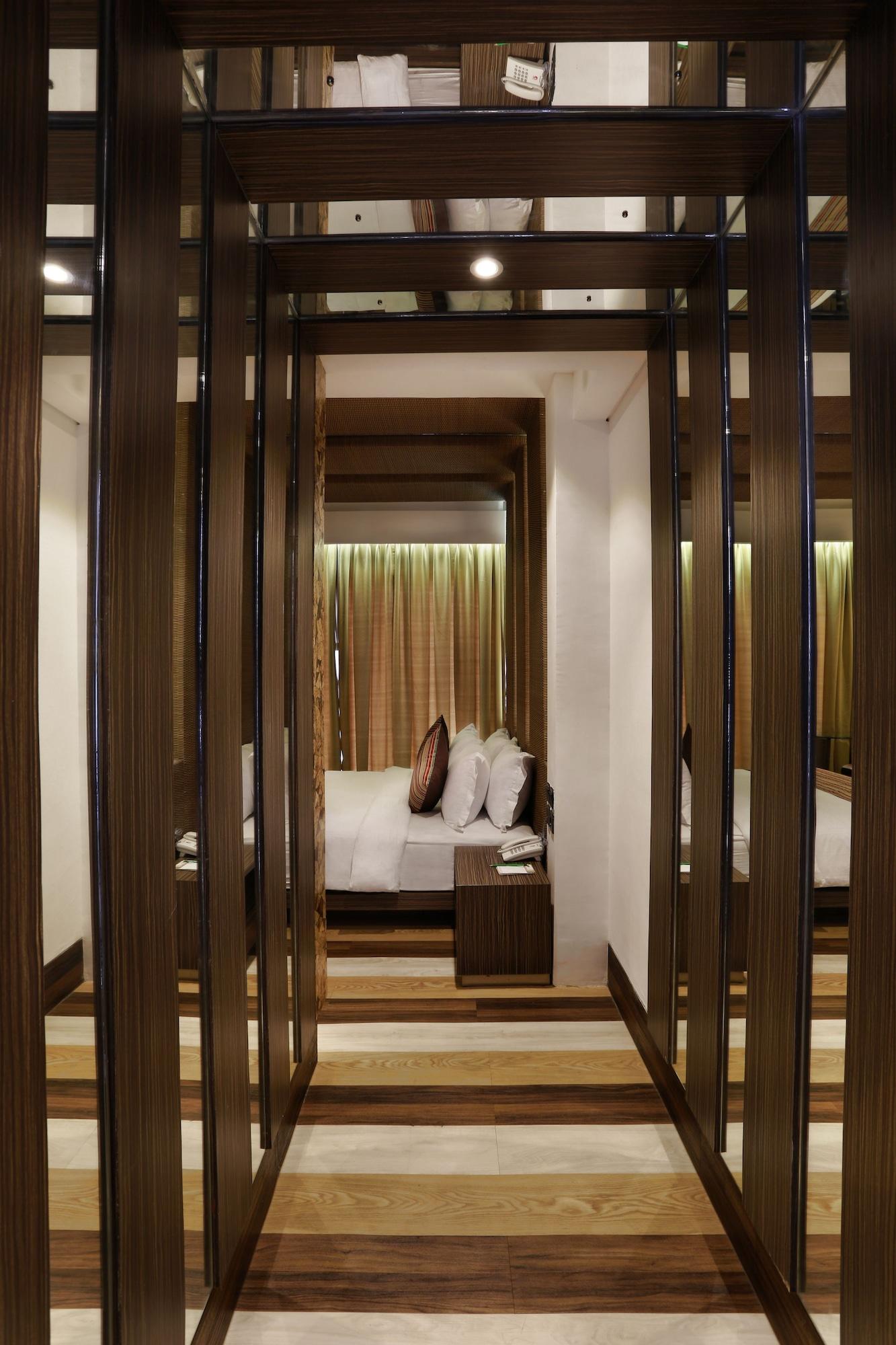 Mega Boutique Hotel Кута Экстерьер фото