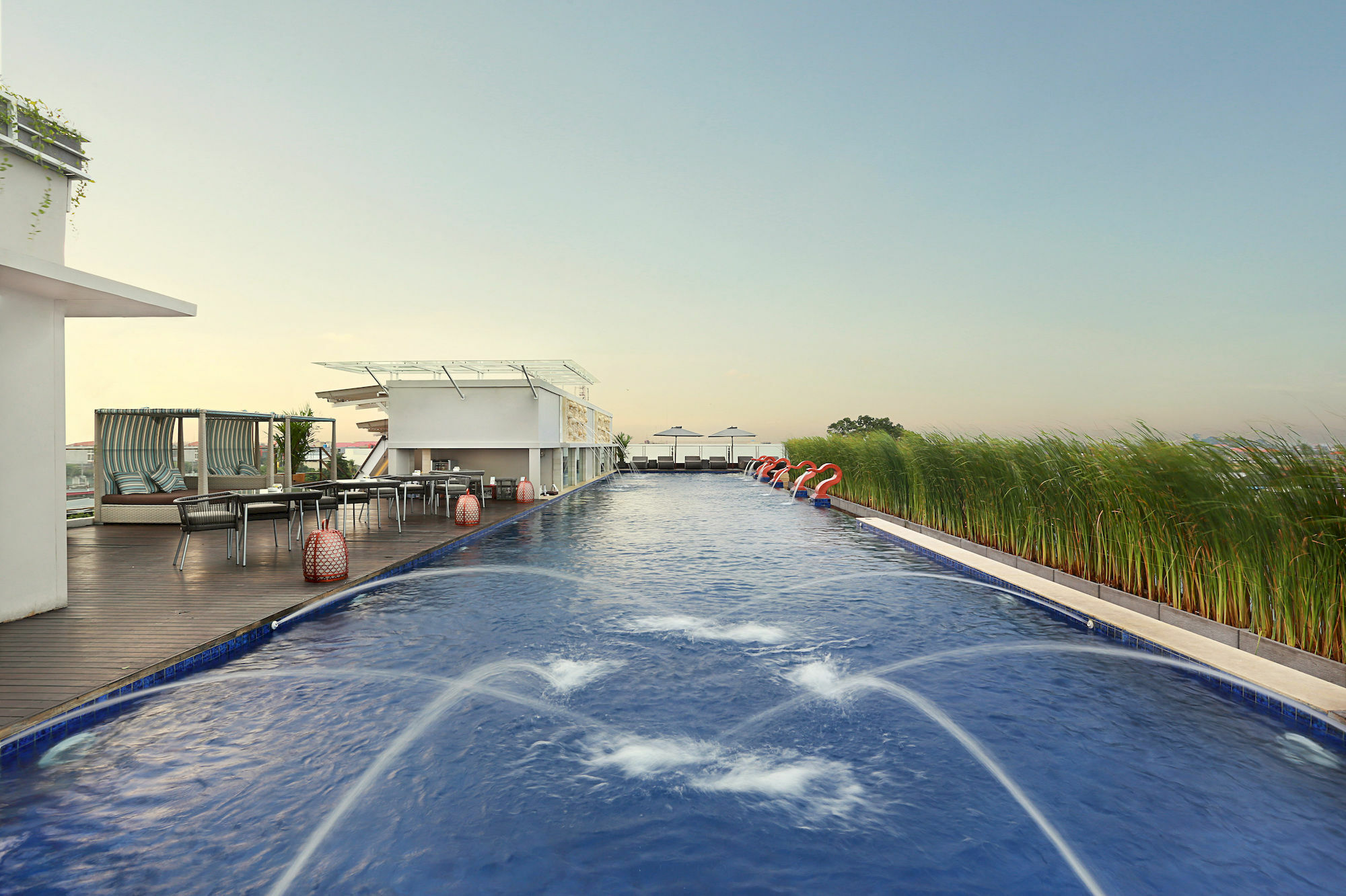 Mega Boutique Hotel Кута Экстерьер фото