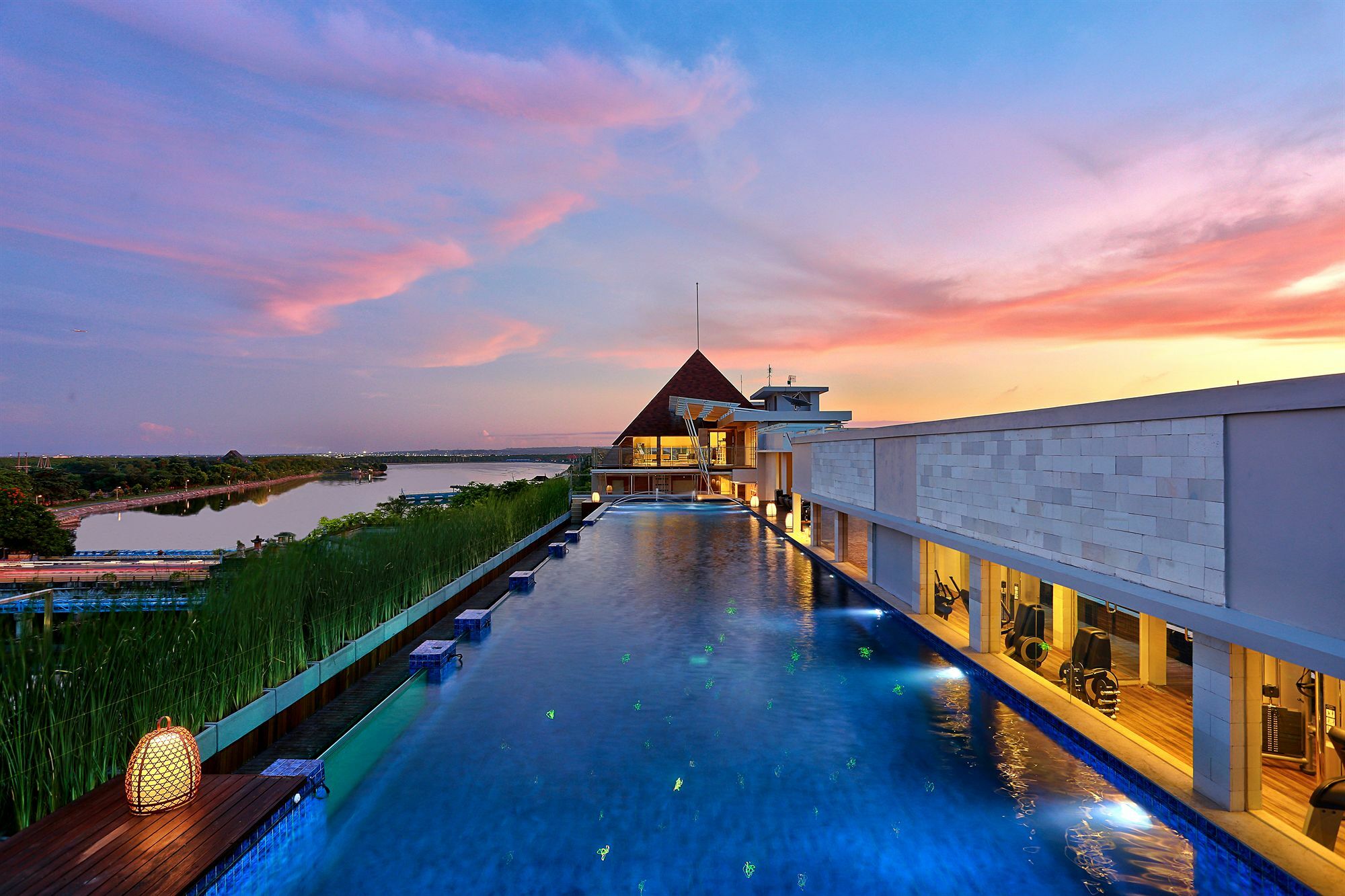 Mega Boutique Hotel Кута Экстерьер фото